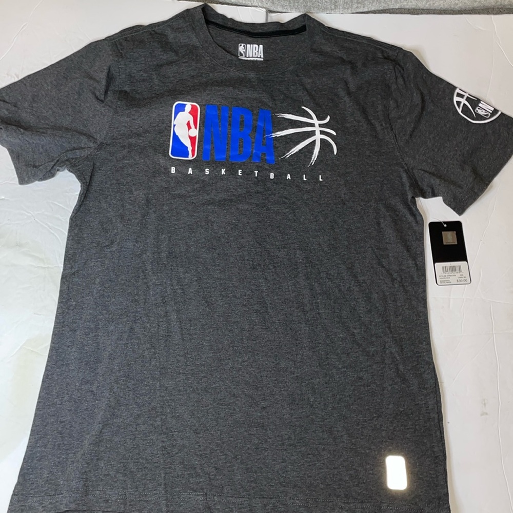 NBA Basketball Gray short sleeve t shirt size large